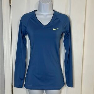 Nike Women's Blue Long Sleeve Top